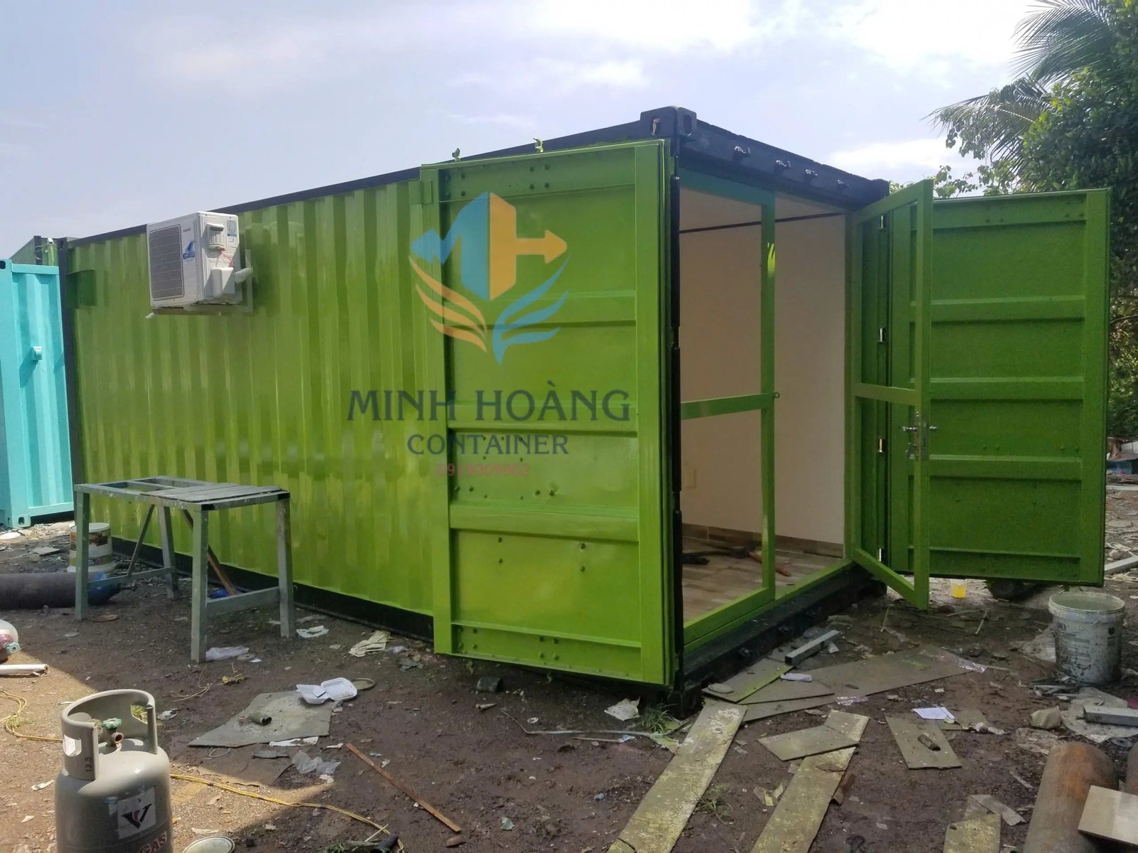 Container Văn Phòng 20 Feet Xanh Lá Khung Kính Cửa Lùa